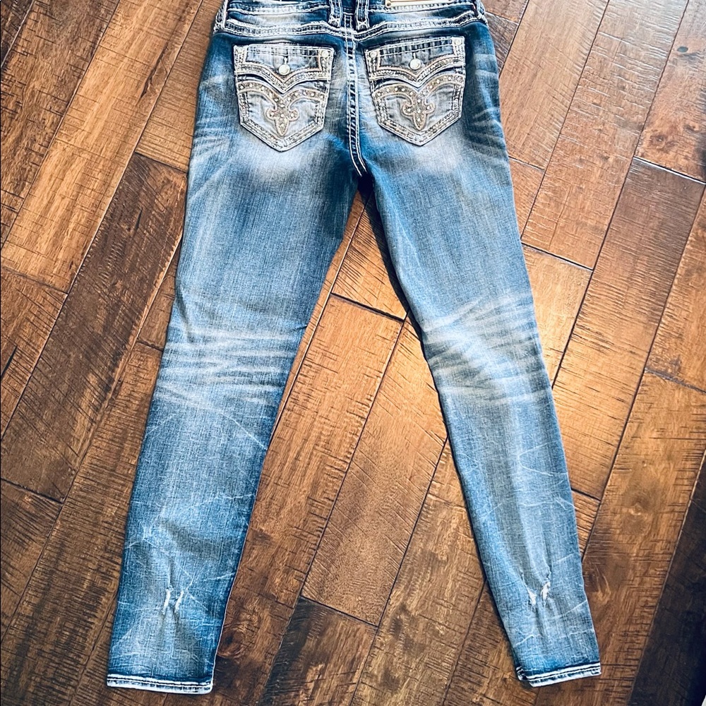 Rock Revival 29 |Easy Ankle Skinny w/ distressing